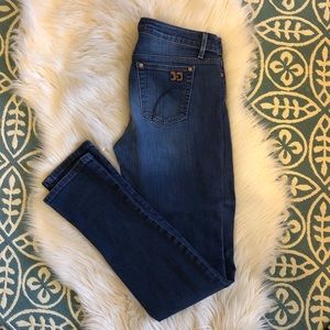 Joe’s Jeans Chelsea mid rise skinny size 29